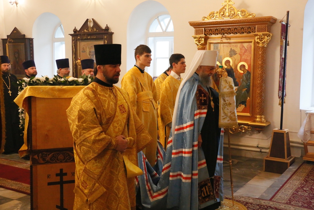 Служение трех архиереев в Свято-Предтеченском храме при Саранской Духовной Семинарии